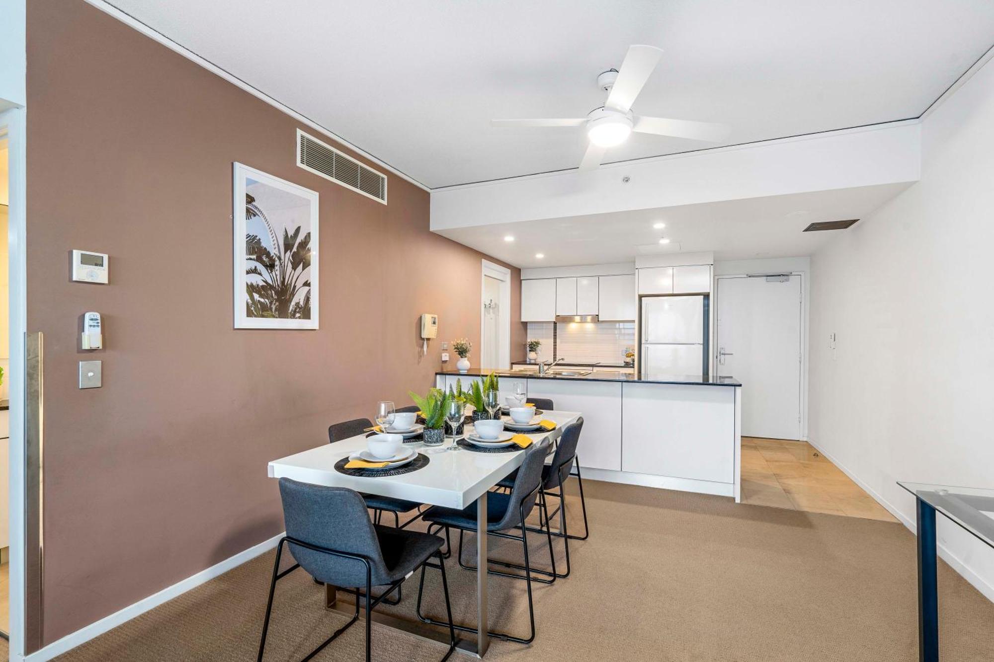 Sierra Grand Broadbeach - Self Contained & Privately Managed Apartments Gold Coast Buitenkant foto