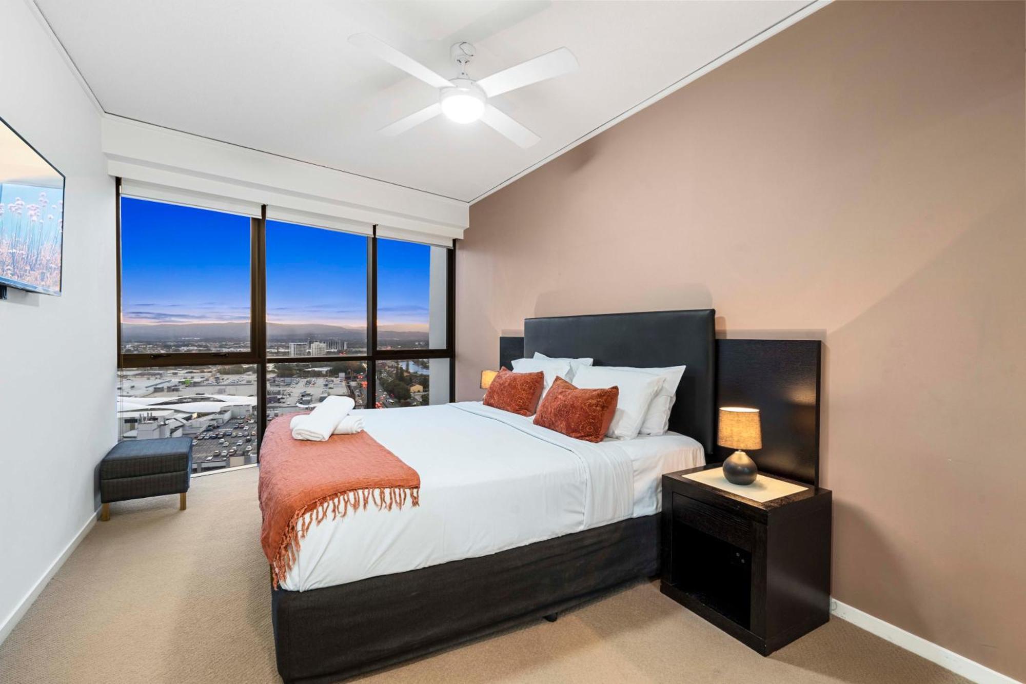 Sierra Grand Broadbeach - Self Contained & Privately Managed Apartments Gold Coast Buitenkant foto